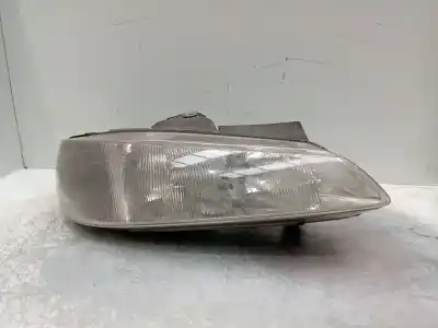 Tweedehands auto-onderdeel RECHTS KOPLAMP voor PEUGEOT 205 II (20A/C) 1.8 Diesel OEM IAM-referenties 0301037022  