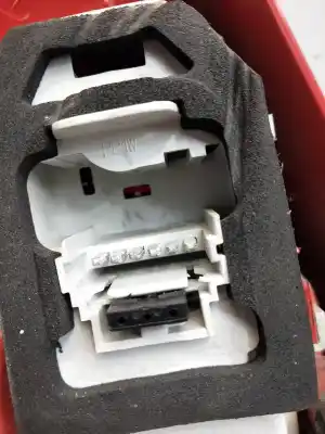 Peça sobressalente para automóvel em segunda mão farolim traseiro direito por renault clio ii (bb_, cb_) 1.2 (bb0a, bb0f, bb10, bb1k, bb28, bb2d, bb2h, cb0a,... referências oem iam   