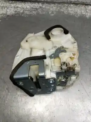 Автозапчастина б/у задній лівий центральний замок для SUZUKI SWIFT BERLINA (MZ) GL Посилання на OEM IAM   