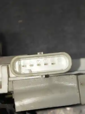 Second-hand car spare part front right central locking system for audi a4 avant (8w5) advanced edition oem iam references   