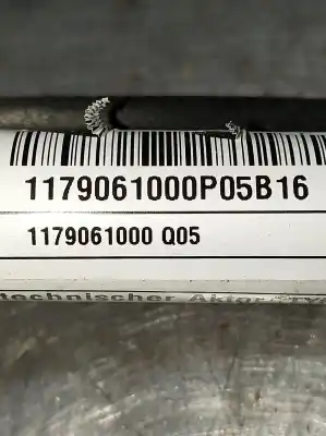 Автозапчастина б/у петля капота для infiniti q30 2.2 d посилання на oem iam 0589p1000095  1179061000 q05