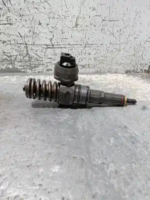Recambio de automóvil de segunda mano de INYECTOR para SEAT LEON (1P1) 1.9 TDI referencias OEM IAM 0414720313  