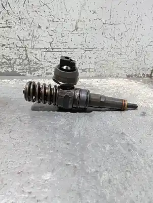Recambio de automóvil de segunda mano de INYECTOR para SEAT LEON (1P1) 1.9 TDI referencias OEM IAM 0414720313  