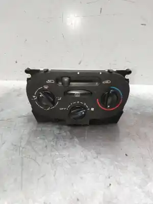 Peça sobressalente para automóvel em segunda mão comando de sofagem (chauffage / ar condicionado)  por peugeot 206 fastback (2a/c) 1.4 i referências oem iam 1068901