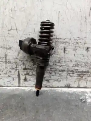 Second-hand car spare part INJECTOR for VOLKSWAGEN POLO (9N_, 9A_) 1.4 TDI OEM IAM references 038130073BN  