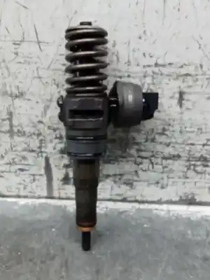 Second-hand car spare part INJECTOR for VOLKSWAGEN POLO (9N_, 9A_) 1.4 TDI OEM IAM references 038130073BN  