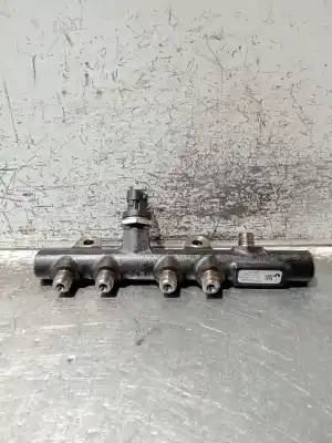 Recambio de automóvil de segunda mano de RAMPA INYECTORA para RENAULT CLIO IV (BH_) 1.5 dCi 90 referencias OEM IAM H8201157327  