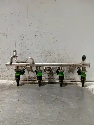 Recambio de automóvil de segunda mano de RAMPA INYECTORA para MERCEDES-BENZ CLASE C (W203) BERLINA * referencias OEM IAM A1110780292  