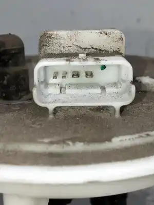 Peça sobressalente para automóvel em segunda mão bomba de combustivel por opel corsa d cmon referências oem iam   