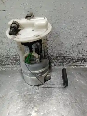 Peça sobressalente para automóvel em segunda mão bomba de combustivel por renault clio iii exception referências oem iam   