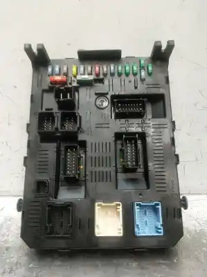 Peça sobressalente para automóvel em segunda mão caixa de fusíveis e relés por peugeot 307 (3a/c) 1.6 hdi referências oem iam 9663510580
