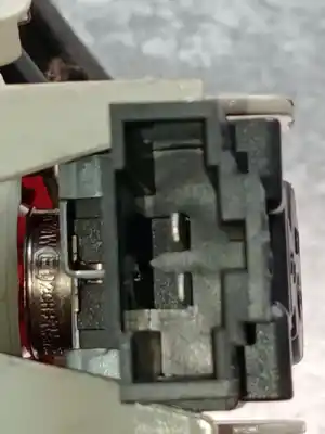 Автозапчасти б/у внутренний правый задний фонарь за audi a4 b7 (8ec) 2.0 tdi 16v ссылки oem iam 8e5945094a  