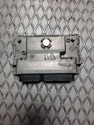 Peça sobressalente para automóvel em segunda mão centralina de motor uce por skoda fabia (5j2 ) urban referências oem iam 5wa11018