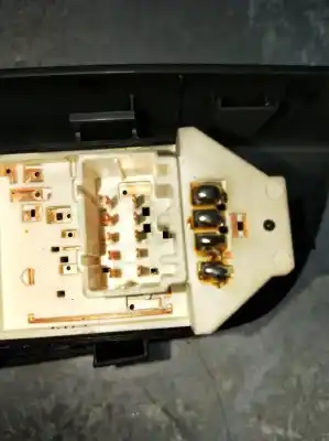 Second-hand car spare part left front power window switch for kia cee'd sw (ed) 2.0 crdi 140 oem iam references   