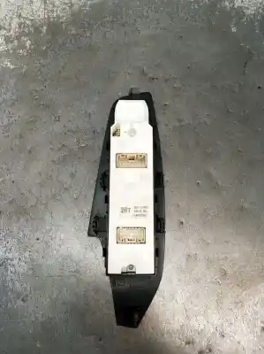 Автозапчастина б/у передні вікний вмикач для mazda 3 (bm, bn) 2.2 d посилання на oem iam bhr966350a  