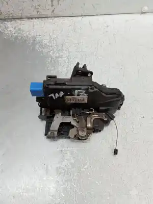 Автозапчастина б/у задній лівий центральний замок для porsche cayenne (typ 9pa) básico посилання на oem iam 7l0839015  