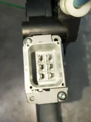 Second-hand car spare part passenger side right window regulator for opel corsa e (x15) 1.3 cdti (08, 68) oem iam references 13447039  541613212