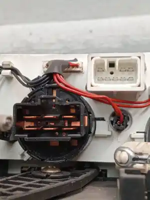 Peça sobressalente para automóvel em segunda mão comando de sofagem (chauffage / ar condicionado)  por daewoo kalos (klas) 1.4 referências oem iam   