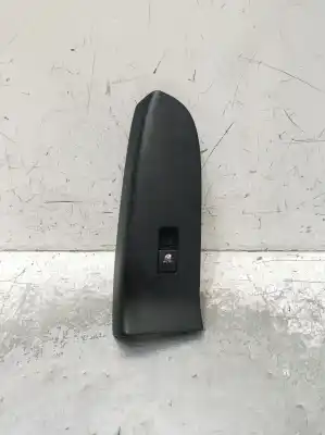 Peça sobressalente para automóvel em segunda mão Botão / Interruptor Elevador Vidro Dianteiro Direito por KIA PRO CEE'D (ED) 2.0 CRDI 140 Referências OEM IAM 823611H300  