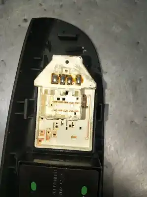 Second-hand car spare part left front power window switch for kia pro cee'd (ed) 2.0 crdi 140 oem iam references   