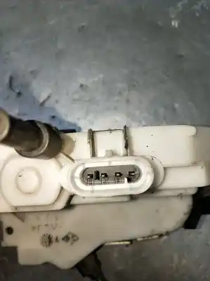 Second-hand car spare part front left central locking system for renault twingo authentique oem iam references 384978  250208