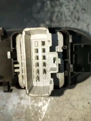 Second-hand car spare part left front power window switch for renault twingo authentique oem iam references 8200356513  805209h