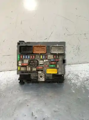 Tweedehands auto-onderdeel relais/zekeringenkastje voor peugeot 3008 monospace (0u_) 1.6 bluehdi 120 oem iam-referenties 9807028580