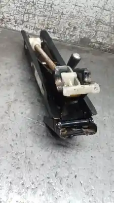 Second-hand car spare part jack for opel meriva cosmo oem iam references   