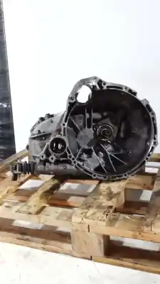 Pièce détachée automobile d'occasion BOÎTE DE VITESSES pour NISSAN ALMERA II HATCHBACK (N16) 2.2 DCI Références OEM IAM 2910A YD  