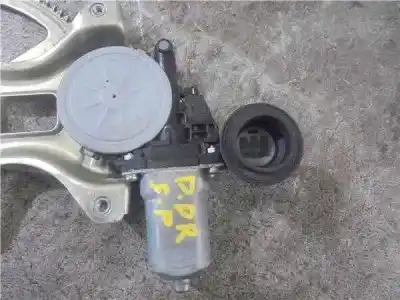 Автозапчасти б/у регулятор стекла переднего правого за toyota prius (nhw20) hibrido basis [hibrido 57 kw ( 1.5 ltr. - 57 cat)] ссылки oem iam   