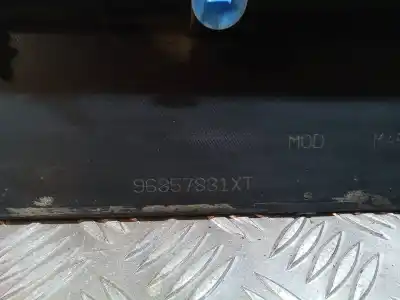 Pièce détachée automobile d'occasion marche pieds pour voiture pour peugeot 3008 1.6 hdi fap références oem iam 96857831xt  