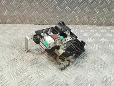Pièce détachée automobile d'occasion boîtes à fusibles pour renault kangoo 1.5 dci diesel références oem iam 8200463739  