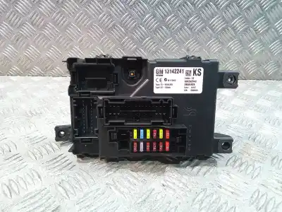 Recambio de automóvil de segunda mano de caja reles / fusibles para opel corsa c 1.2 16v cat (z 12 xep / lb4) referencias oem iam 13142241 28084929 000292540 