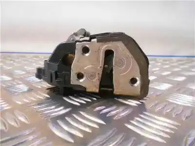 Автозапчасти б/у замок задней левой двери за toyota prius (nhw20) 1nz-fxe ссылки oem iam   