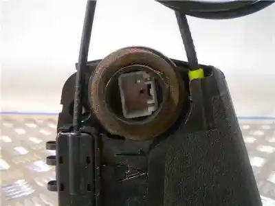Автозапчасти б/у замок задней правой двери за toyota prius (nhw20) 1nz-fxe ссылки oem iam   