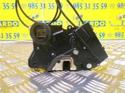Автозапчасти б/у замок левой передней двери за TOYOTA PRIUS (NHW20) 1NZ-FXE ссылки OEM IAM   