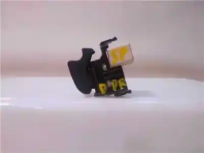 Pezzo di ricambio per auto di seconda mano interruttore alzacristalli anteriore destro per toyota prius (nhw20) 1nz-fxe riferimenti oem iam   