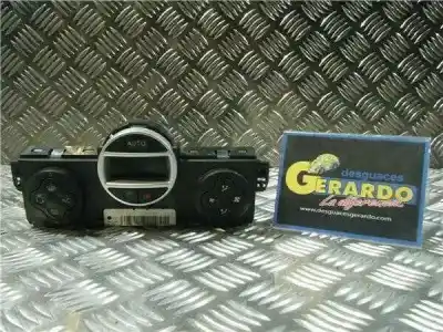 Pièce détachée automobile d'occasion COMMANDE DE CLIMATISATION / CHAUFFAGE pour RENAULT CLIO III  Références OEM IAM 8200296683  