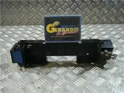 Pièce détachée automobile d'occasion boîtes à fusibles pour otras marcas 19 hatchback références oem iam 7700784282