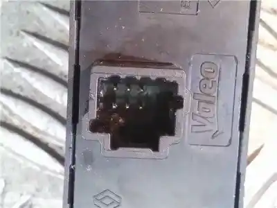 Second-hand car spare part hazard warning lights for dacia dokker 1.5 dci oem iam references 252905668ra  