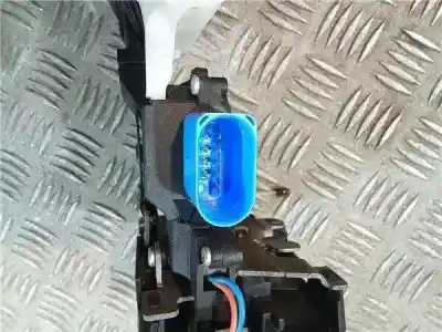 Second-hand car spare part left front door lock for volkswagen caddy ka/kb (2c) 1.6 tdi oem iam references 3d1837015as  