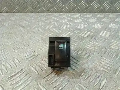 Recambio de automóvil de segunda mano de Mando Elevalunas Delantero Derecho para HYUNDAI COUPE (GK) 1.6 FX referencias OEM IAM 935752C100  