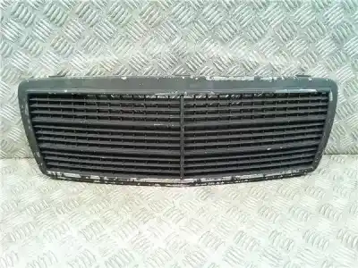 Peça sobressalente para automóvel em segunda mão GRELHA FRONTAL por MERCEDES-BENZ CLASE C (W202) FAMILIAR  Referências OEM IAM 2028880023  