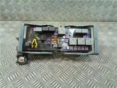Pezzo di ricambio per auto di seconda mano SCATOLA RELÈ/FUSIBILI per FIAT FREEMONT (345_)  Riferimenti OEM IAM 68143318AF  72033R