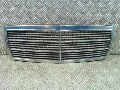 Peça sobressalente para automóvel em segunda mão GRELHA FRONTAL por MERCEDES-BENZ CLASE C (W202) BERLINA  Referências OEM IAM 2028880023  