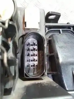 Peça sobressalente para automóvel em segunda mão farol / farolim esquerdo por audi a4 berlina (8e) 1.9 tdi (96kw) referências oem iam 8e0941003f  89305690