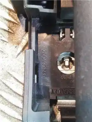 Pezzo di ricambio per auto di seconda mano maniglia esterna anteriore destra per renault kangoo ii (f/kw0) electrico z.e. [electrico 44 kw] riferimenti oem iam 8200497590  