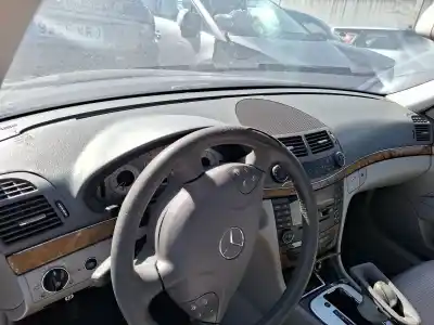Peça sobressalente para automóvel em segunda mão tablier por mercedes-benz clase e (w211) e 320 cdi (211.022) referências oem iam 