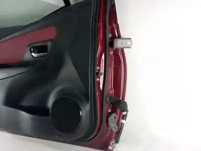 Pièce détachée automobile d'occasion porte avant gauche pour toyota yaris (_p13_) 1.5 hybrid (nhp130_) références oem iam 670020d230  rojo tokio 3pn