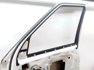 Автозапчастина б/у передні праві двері для land rover discovery iv (l319) 3.0 td 4x4 посилання на oem iam lr016462  pintura exterior fuji white (867